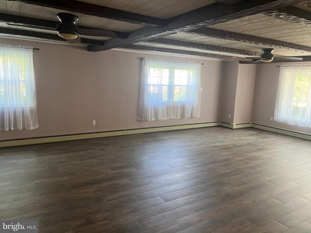 16 WENDY RD, Reading, PA 19601