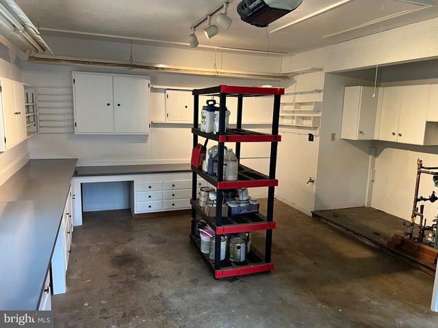 16 WENDY RD, Reading, PA 19601