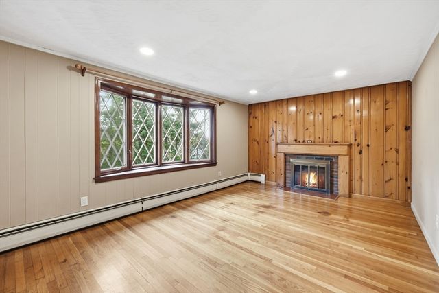 28 Spring Rd, Westborough, MA 01581
