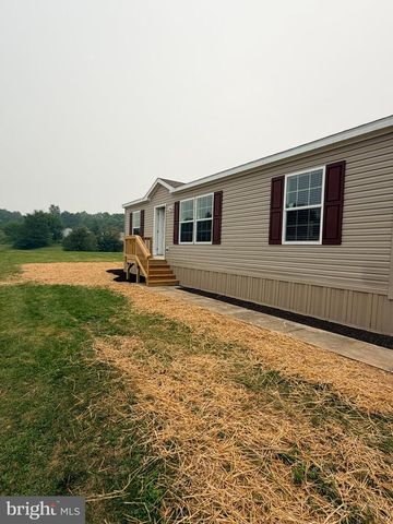 4 CHEROKEE DR, Shippensburg, PA 17257