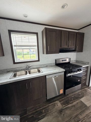 4 CHEROKEE DR, Shippensburg, PA 17257