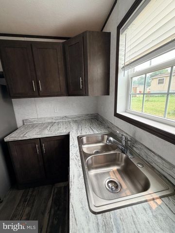 4 CHEROKEE DR, Shippensburg, PA 17257
