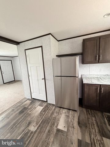 4 CHEROKEE DR, Shippensburg, PA 17257