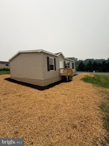 4 CHEROKEE DR, Shippensburg, PA 17257