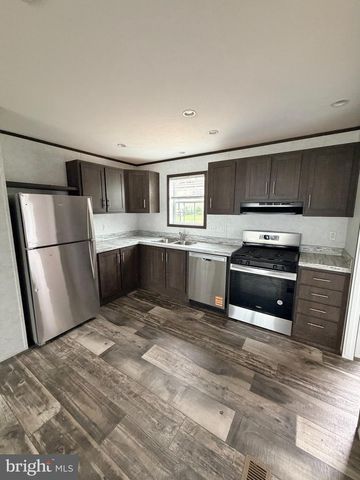 4 CHEROKEE DR, Shippensburg, PA 17257