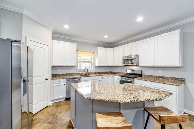 256 Riverwood Dr, Houma, LA 70360