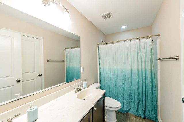 256 Riverwood Dr, Houma, LA 70360