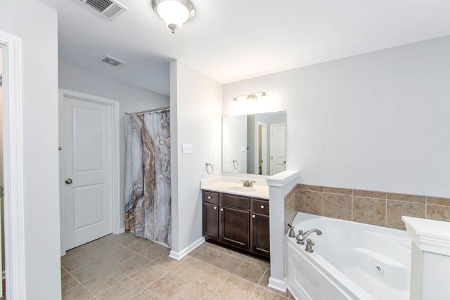 256 Riverwood Dr, Houma, LA 70360