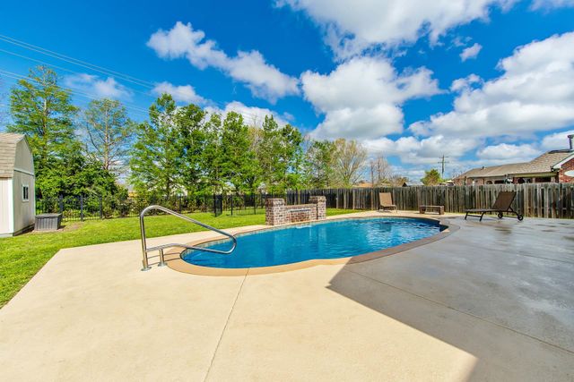 256 Riverwood Dr, Houma, LA 70360