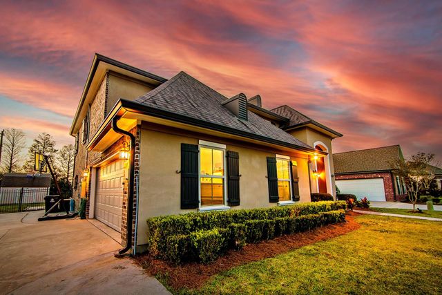 256 Riverwood Dr, Houma, LA 70360