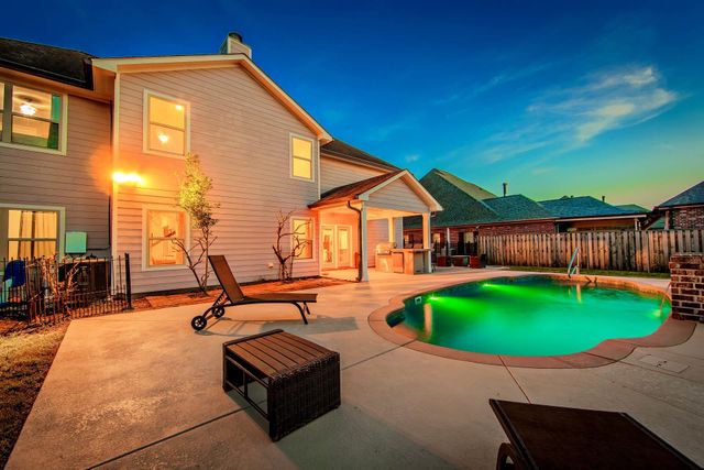 256 Riverwood Dr, Houma, LA 70360