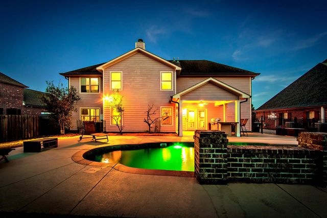 256 Riverwood Dr, Houma, LA 70360