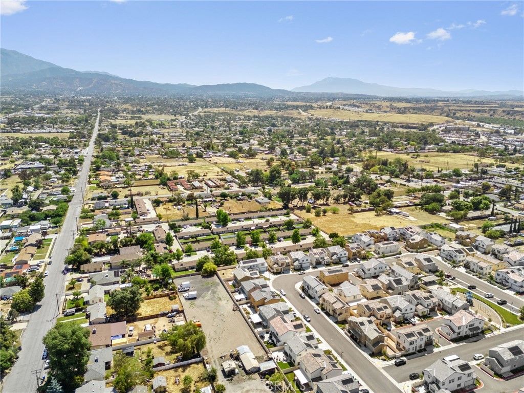 Image 44 of property listing at 31958 Chagall Way, Yucaipa, CA 92399
