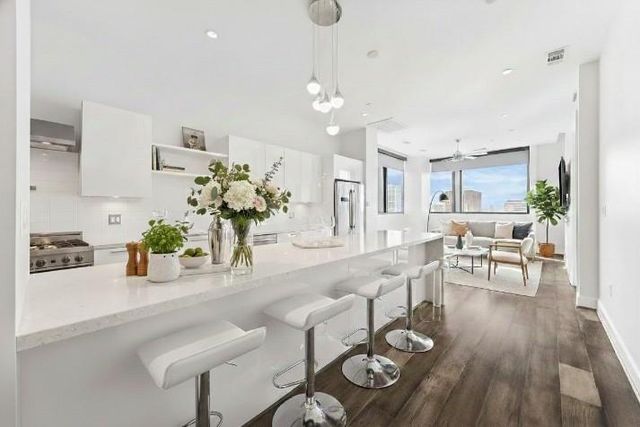 1211 Caroline Street 1504, Houston, TX 77002
