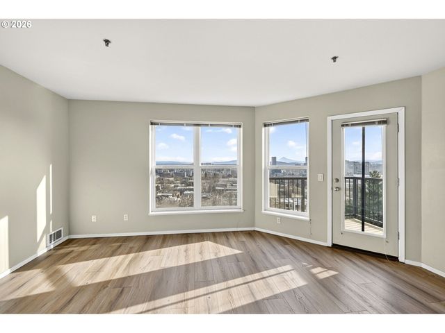 410 Nw UPTOWN Ter 3B, Portland, OR 97210