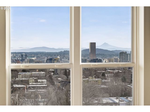 410 Nw UPTOWN Ter 3B, Portland, OR 97210