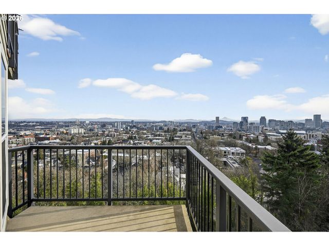 410 Nw UPTOWN Ter 3B, Portland, OR 97210