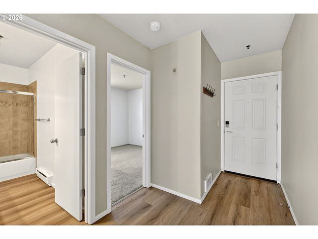 410 Nw UPTOWN Ter 3B, Portland, OR 97210