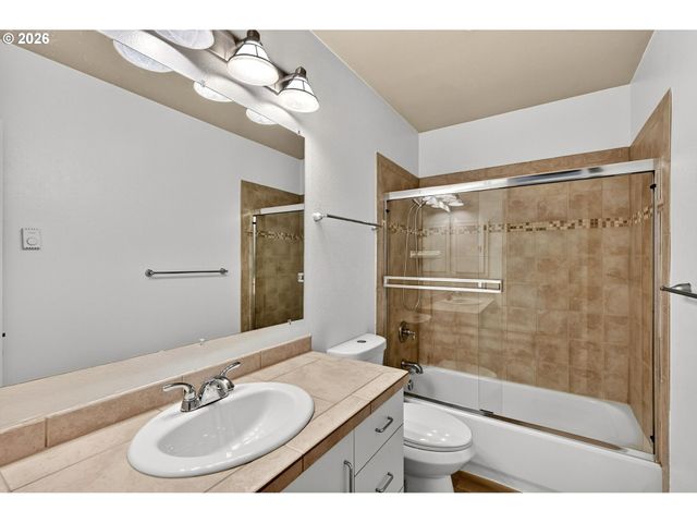 410 Nw UPTOWN Ter 3B, Portland, OR 97210