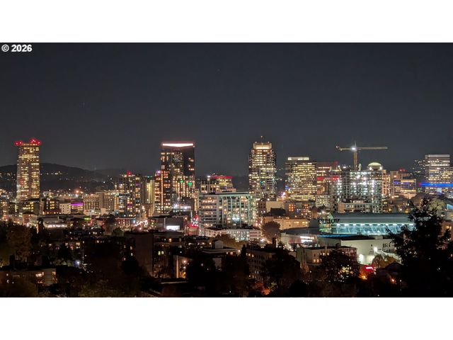 410 Nw UPTOWN Ter 3B, Portland, OR 97210