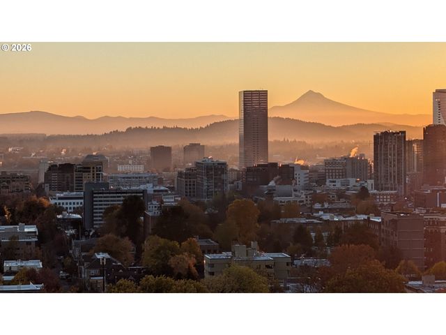 410 Nw UPTOWN Ter 3B, Portland, OR 97210