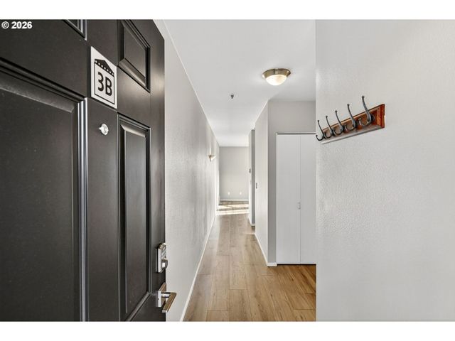 410 Nw UPTOWN Ter 3B, Portland, OR 97210