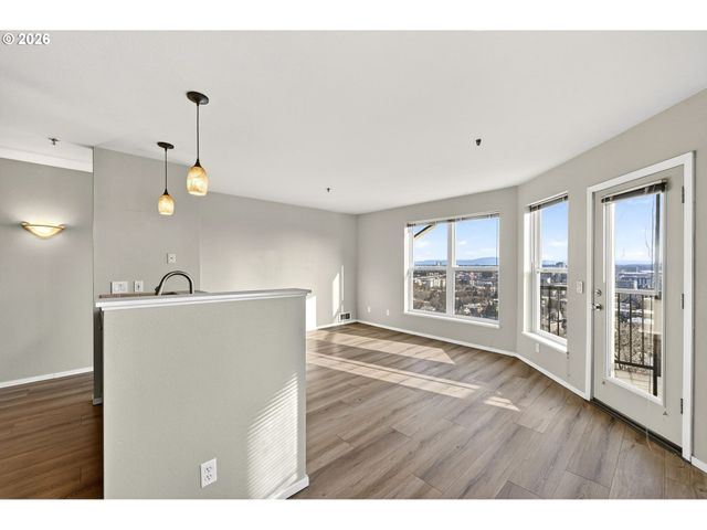 410 Nw UPTOWN Ter 3B, Portland, OR 97210