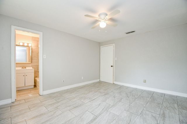 5811 Greencraig Drive, Houston, TX 77035