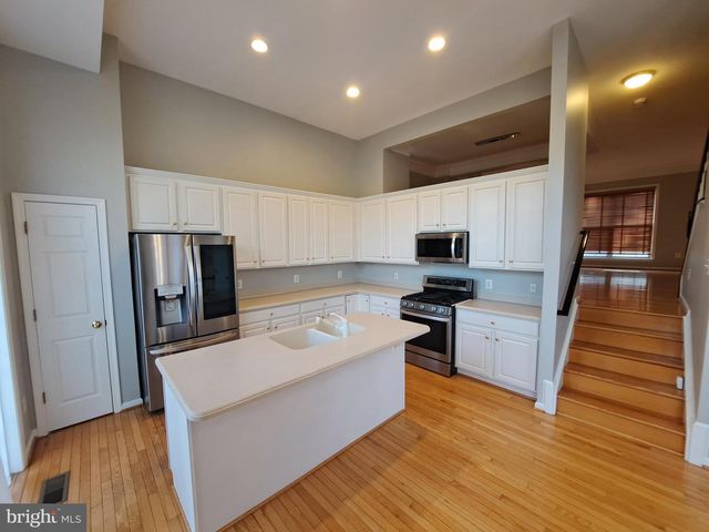7738 HERITAGE WOODS WAY, Annandale, VA 22003