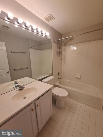 7738 HERITAGE WOODS WAY, Annandale, VA 22003