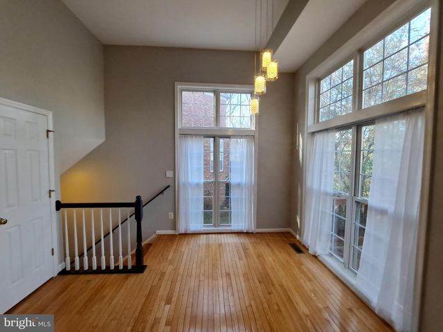 7738 HERITAGE WOODS WAY, Annandale, VA 22003