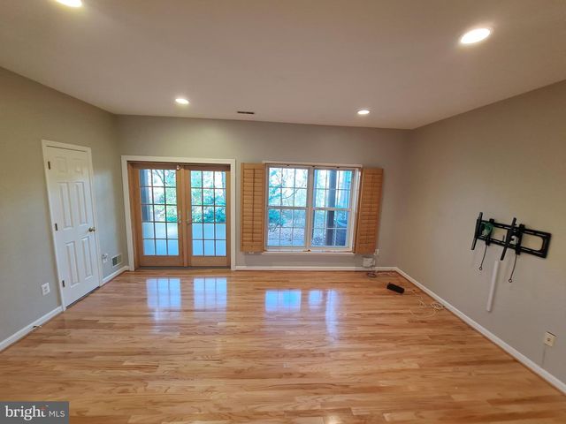 7738 HERITAGE WOODS WAY, Annandale, VA 22003