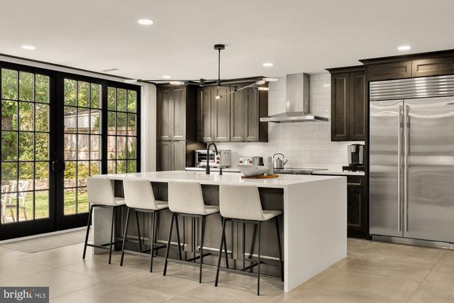 517 JANNEYS LN, Alexandria, VA 22302