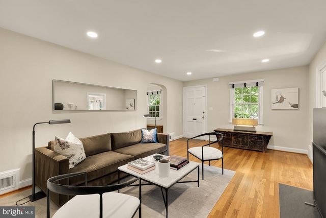 517 JANNEYS LN, Alexandria, VA 22302