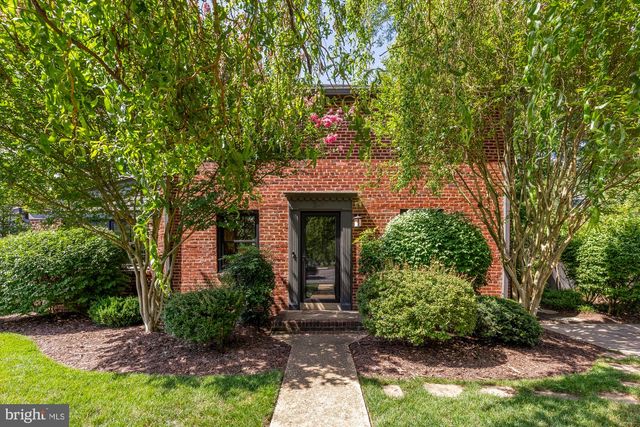 517 JANNEYS LN, Alexandria, VA 22302