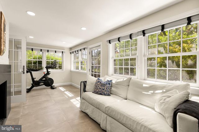 517 JANNEYS LN, Alexandria, VA 22302