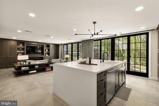 517 JANNEYS LN, Alexandria, VA 22302