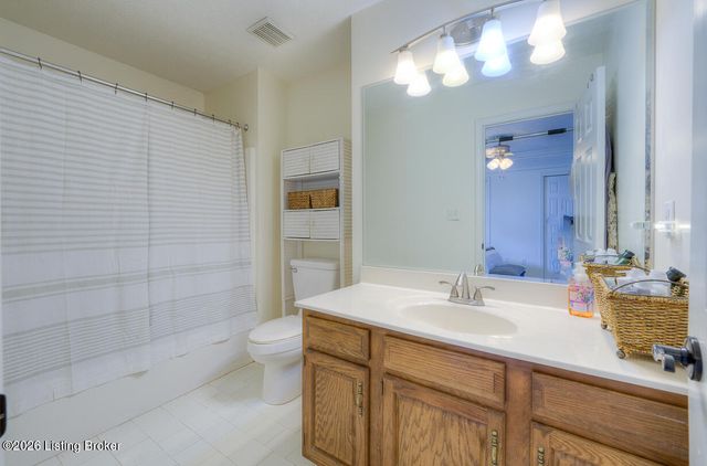 715 Auburn Oaks Dr, Louisville, KY 40214