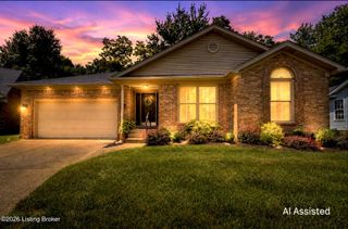 715 Auburn Oaks Dr, Louisville, KY 40214