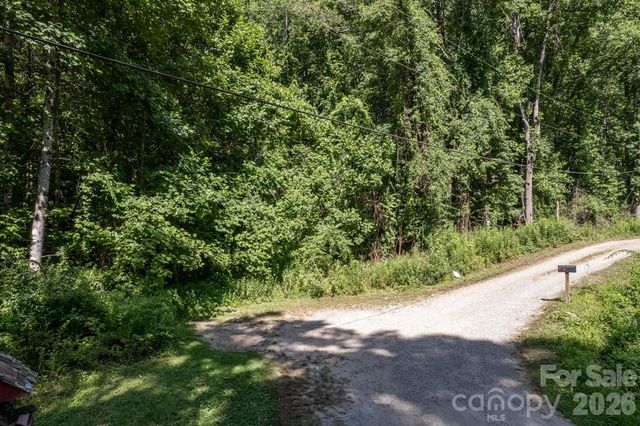 17 Chicago Avenue, Black Mountain, NC 28711
