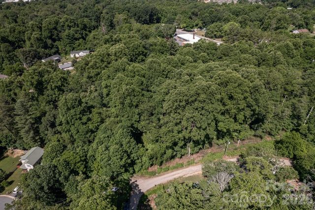 17 Chicago Avenue, Black Mountain, NC 28711