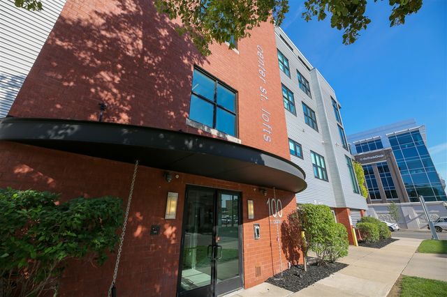 100 N Center Street, Royal Oak, MI 48067
