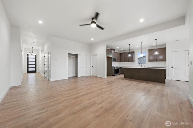 1269 E Mt Hood Street, Othello, WA 99344