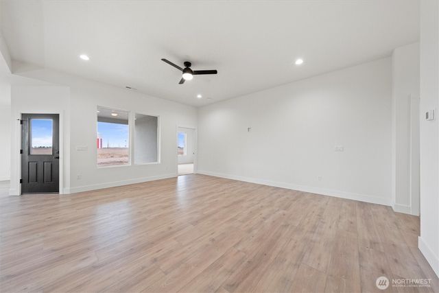 1269 E Mt Hood Street, Othello, WA 99344