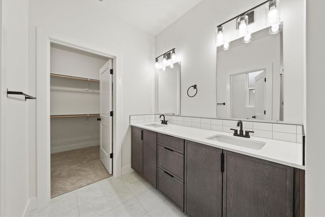 1269 E Mt Hood Street, Othello, WA 99344