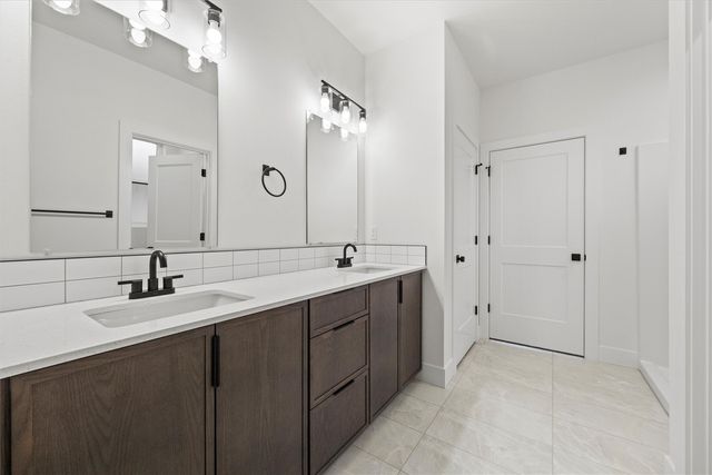 1269 E Mt Hood Street, Othello, WA 99344