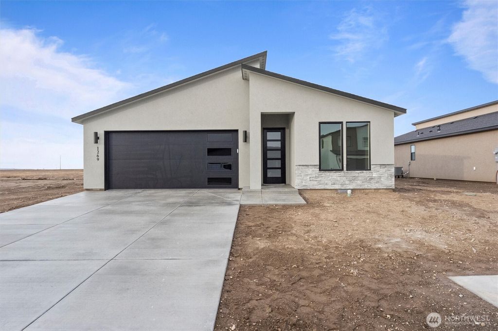 1269 E Mt Hood Street, Othello, WA 99344