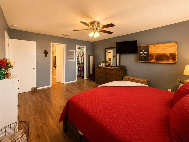 1809 Baffin Dr, Portland, TX 78374