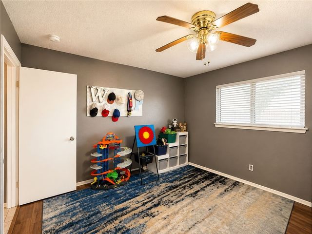 1809 Baffin Dr, Portland, TX 78374