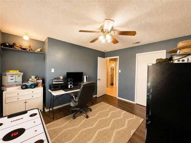 1809 Baffin Dr, Portland, TX 78374